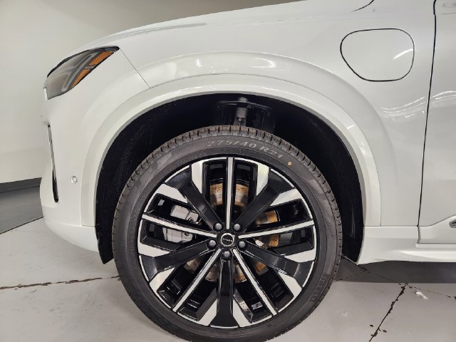 New 2026 Volvo XC90 T8 Plus w/ Protection Package Premier AWD/4WD image 11