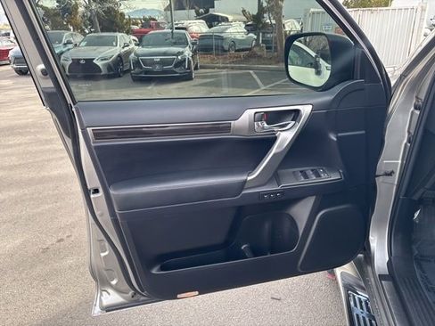 Used 2023 Lexus GX 460 Premium image 10