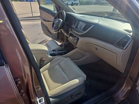 Used 2017 Hyundai Tucson SE Plus image 33
