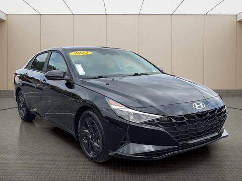 Used 2022 Hyundai Elantra SEL w/ Preferred Accessory Package image 7