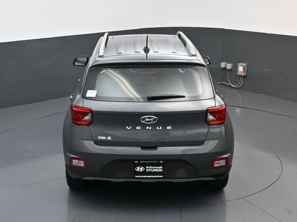 Certified 2025 Hyundai Venue SEL FWD image 19