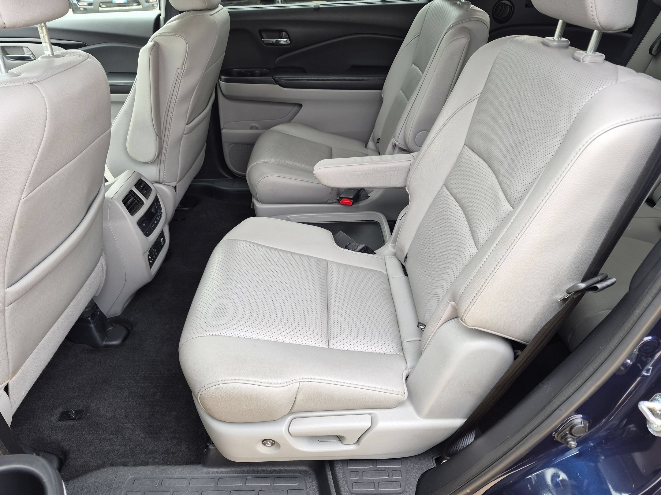 Used 2018 Honda Pilot Elite image 25
