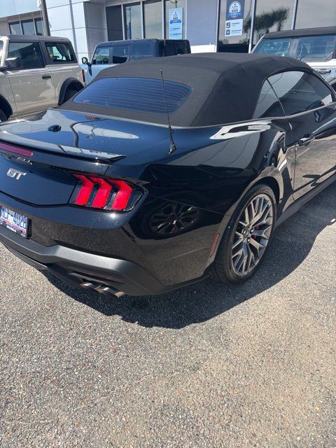 Used 2025 Ford Mustang GT Premium RWD image 9