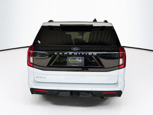 Used 2025 Ford Expedition Active AWD/4WD image 7