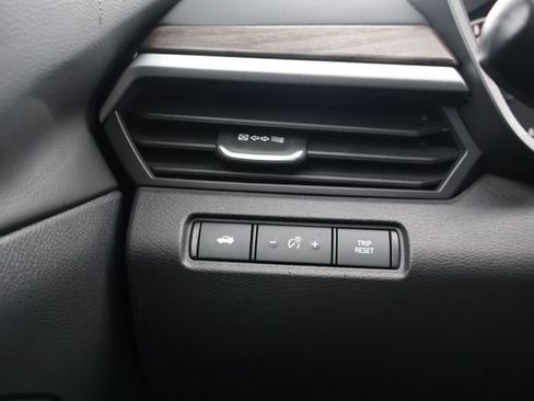 Used 2025 Nissan Altima 2.5 SV FWD image 15