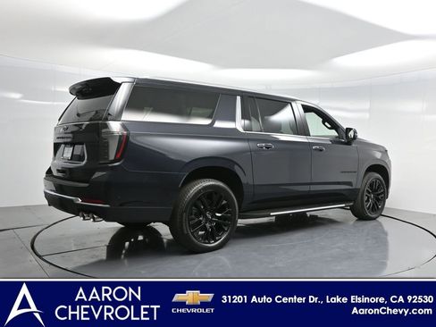 New 2025 Chevrolet Suburban Premier image 27