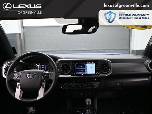Used 2023 Toyota Tacoma Limited image 30