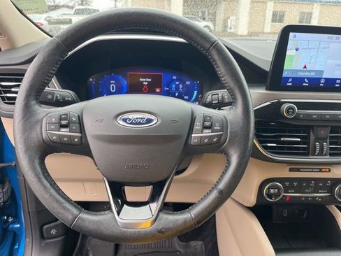 Used 2020 Ford Escape Titanium image 19