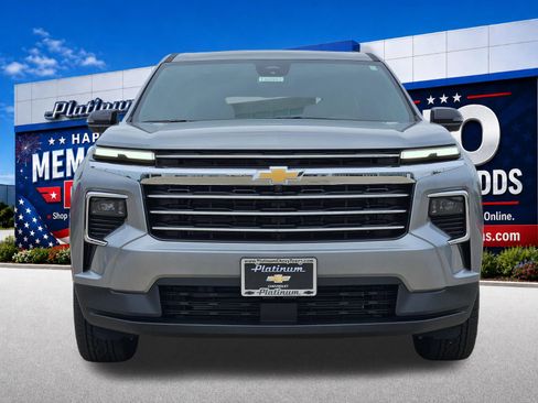 New 2026 Chevrolet Traverse LT w/ Sun and Wheel Package AWD/4WD image 6