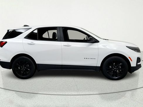 Used 2024 Chevrolet Equinox LS w/ LS Convenience Package FWD image 6