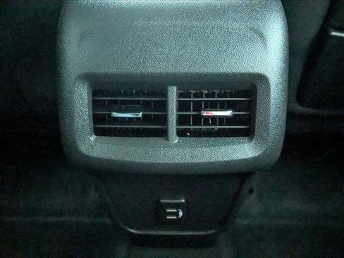 Used 2024 GMC Terrain SLE image 18