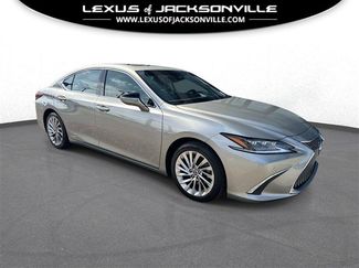 Used 2021 Lexus ES 300h Ultra Luxury w/ Accessory Package 2 FWD video 1