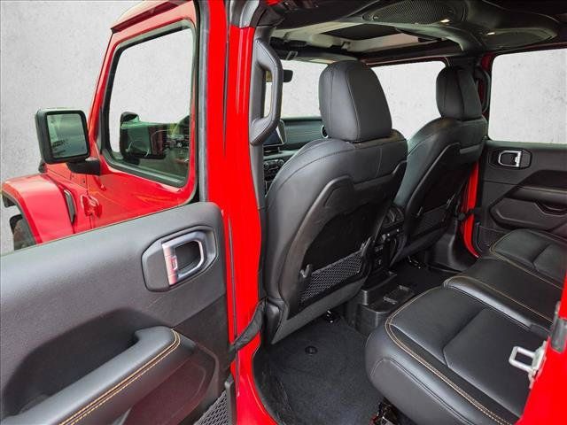 Used 2024 Jeep Wrangler Unlimited Sahara w/ Technology Group AWD/4WD image 10