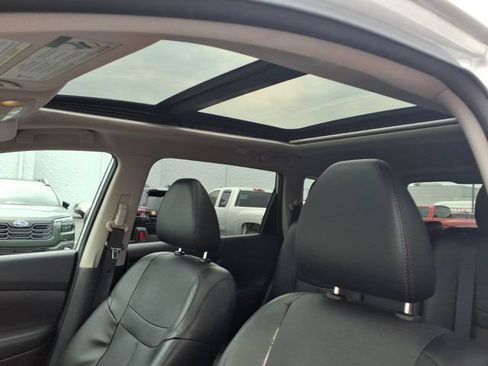 Used 2016 Nissan Rogue SL w/ SL Premium Package FWD image 24