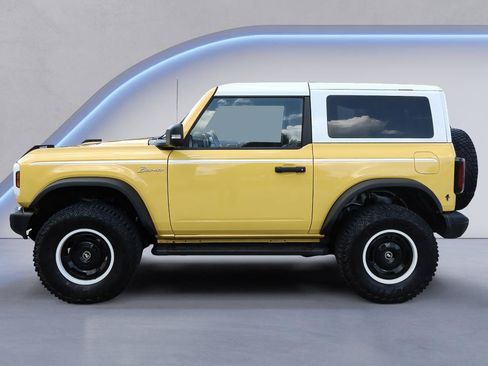 Certified 2024 Ford Bronco Heritage Edition AWD/4WD image 3