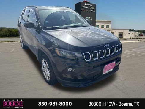 Used 2024 Jeep Compass Latitude AWD/4WD image 8