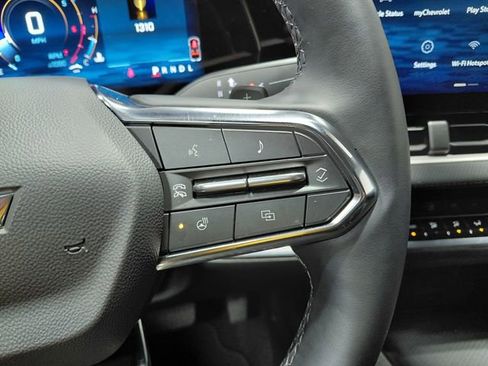 Used 2026 Chevrolet Equinox LT AWD/4WD image 30