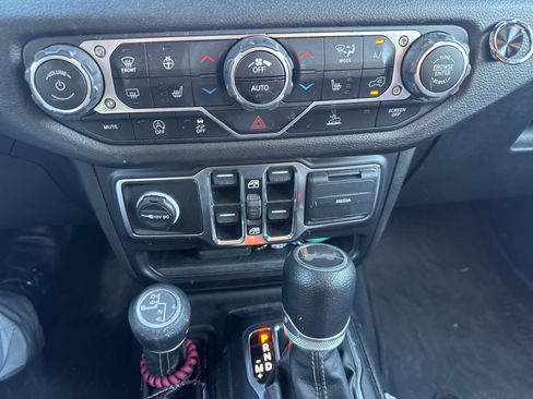 Used 2024 Jeep Wrangler Sport S image 17