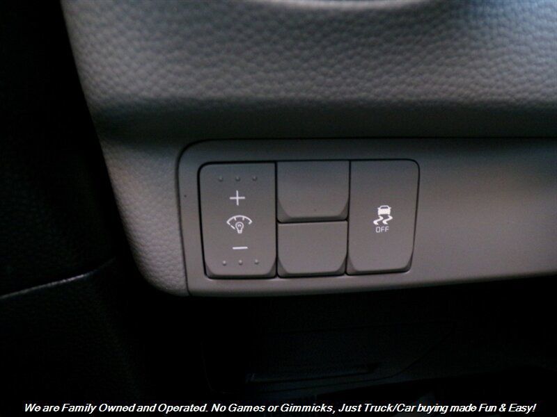 Used 2017 Kia Soul + FWD image 42