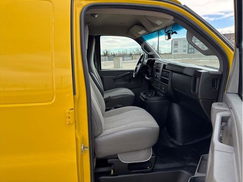 Used 2021 Chevrolet Express 2500 image 10