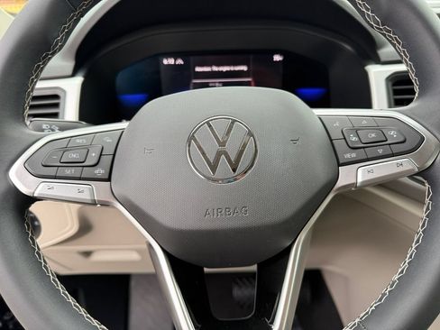 Used 2023 Volkswagen Atlas SE AWD/4WD image 19