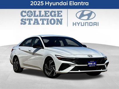 Used 2025 Hyundai Elantra Sport w/ Cargo Package