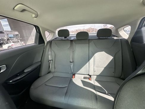Used 2025 Kia K4 LXS image 27
