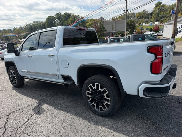 Used 2026 Chevrolet Silverado 2500 High Country w/ High Country Premium Package AWD/4WD image 4