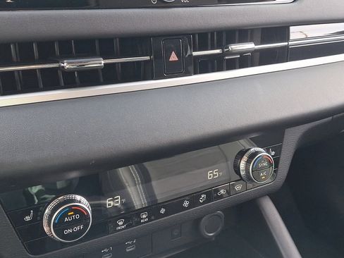 Used 2025 Mitsubishi Outlander SE AWD/4WD image 29