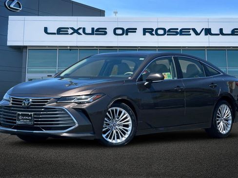 Used 2020 Toyota Avalon Limited w/ Advanced Safety Package FWD image 1