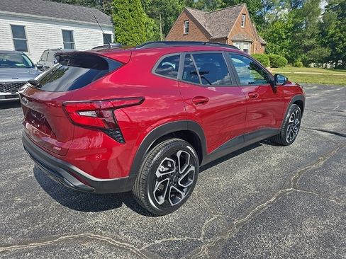 Certified 2024 Chevrolet Trax RS w/ Driver Confidence Package image 4
