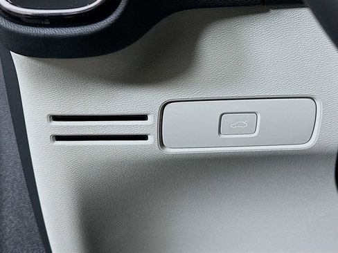 New 2026 Volvo XC40 B5 Plus w/ Climate Package image 10