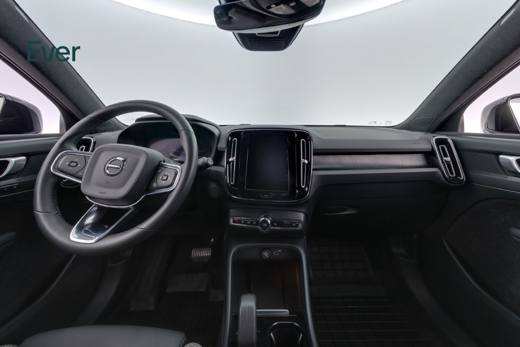 Used 2024 Volvo XC40 Recharge Core w/ Protection Package Premier AWD/4WD image 26