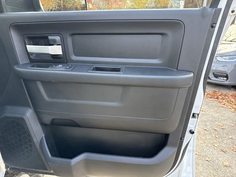 Used 2019 RAM 3500 Tradesman w/ Chrome Appearance Group image 16