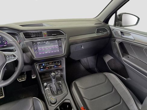 Used 2022 Volkswagen Tiguan SEL R-Line image 28