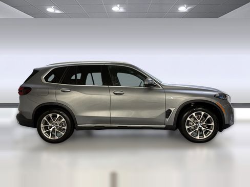 Used 2026 BMW X5 sDrive40i image 7