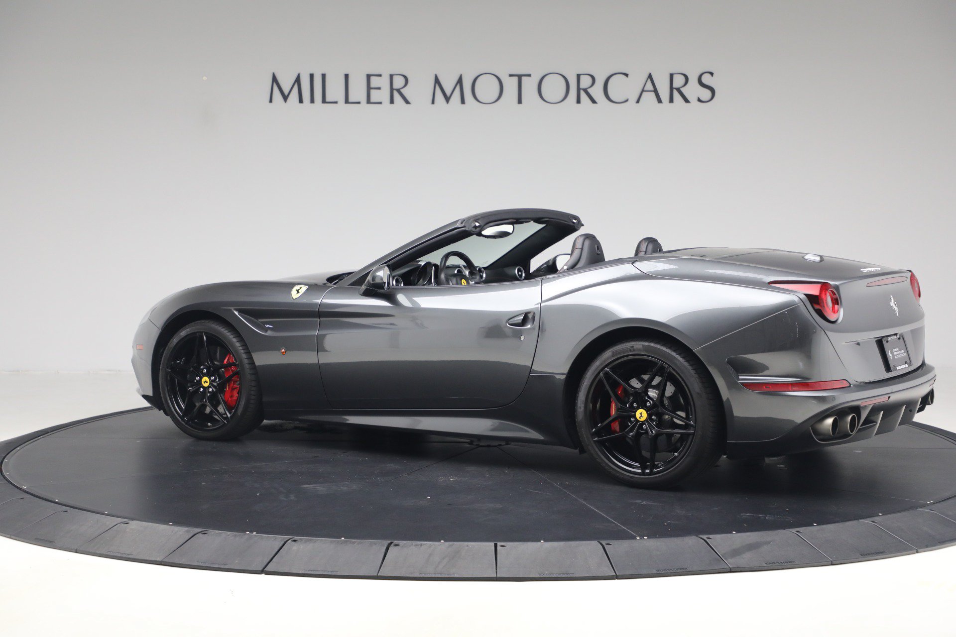 Certified 2015 Ferrari California T RWD image 5