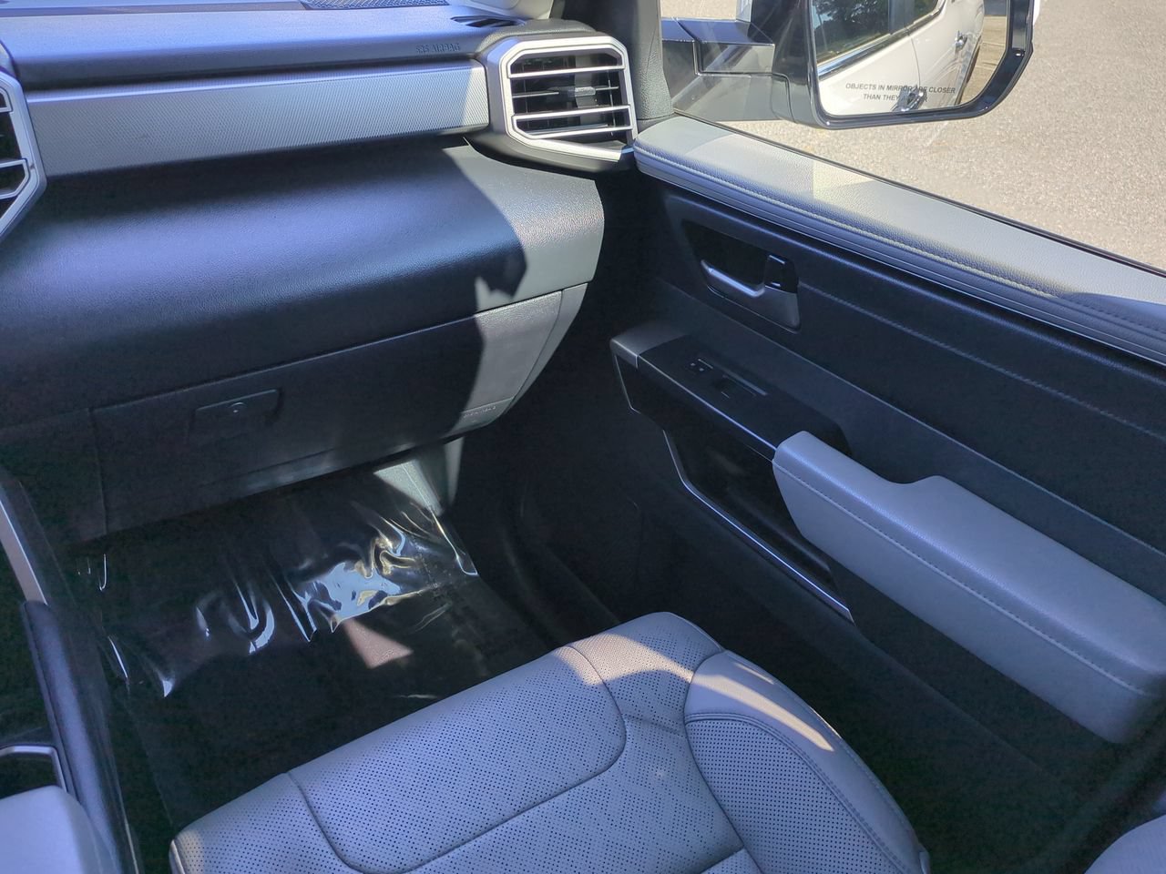 Used 2024 Toyota Tundra Limited AWD/4WD image 17