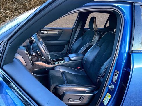 Used 2020 Volvo XC40 T5 R-Design w/ Protection Package Premier image 24