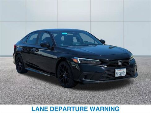 Used 2023 Honda Civic Sport image 4