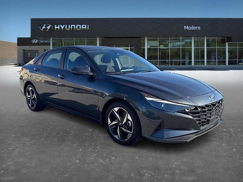 Certified 2023 Hyundai Elantra SEL w/ Convenience Package image 3