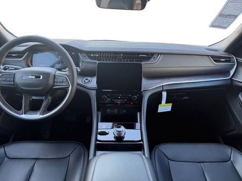 New 2025 Jeep Grand Cherokee Limited w/ MOPAR Finishing Package image 10