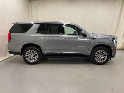 Used 2025 GMC Yukon Denali AWD/4WD image 9