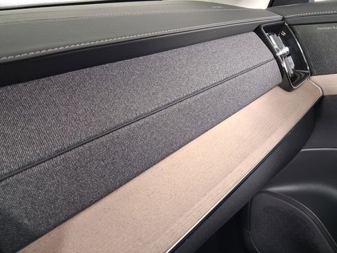 Used 2025 Volvo XC90 B6 Plus w/ Protection Package Premier image 28