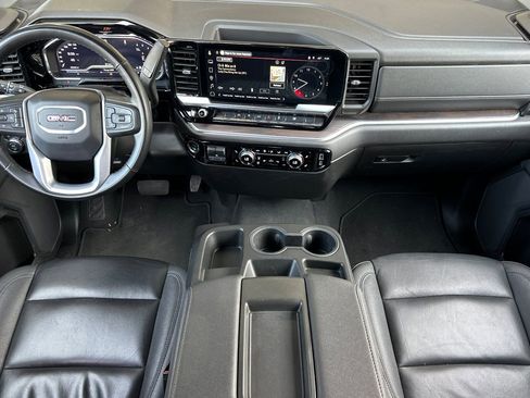 Used 2025 GMC Sierra 1500 SLT image 5