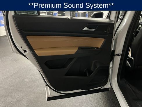 Certified 2022 Volkswagen Atlas Cross Sport SEL Premium R-Line w/ Cross Sport MDO Package image 22