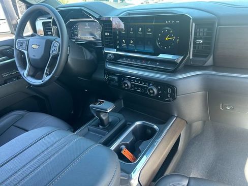 Used 2024 Chevrolet Silverado 1500 High Country w/ High Country Premium Package AWD/4WD image 33