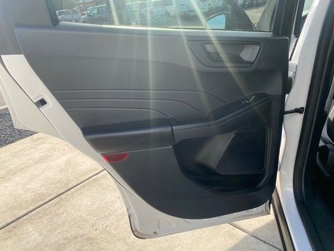 Used 2022 Ford Escape SE image 19