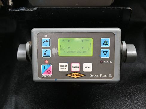 Used 2009 Ford F550 2WD Regular Cab Super Duty image 25