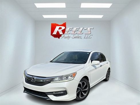 Used 2017 Honda Accord EX image 1